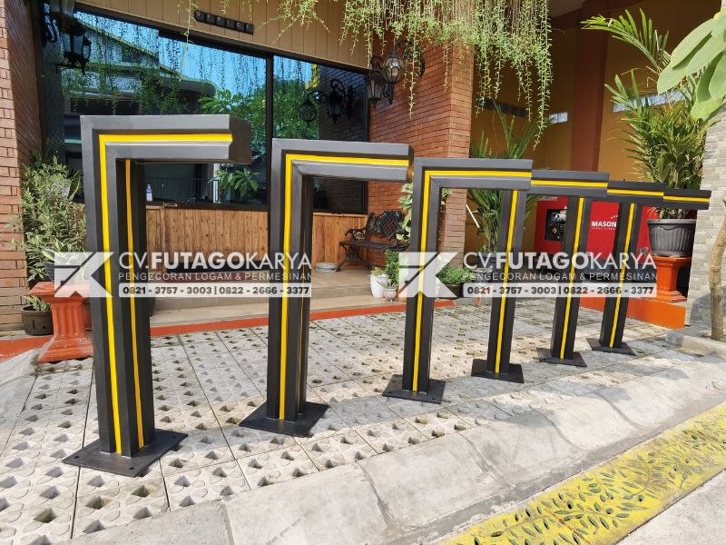 Bollard Lampu Trotoar dan Jalan