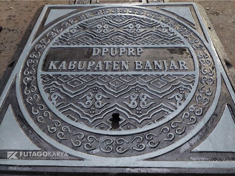 Manhole cover besi