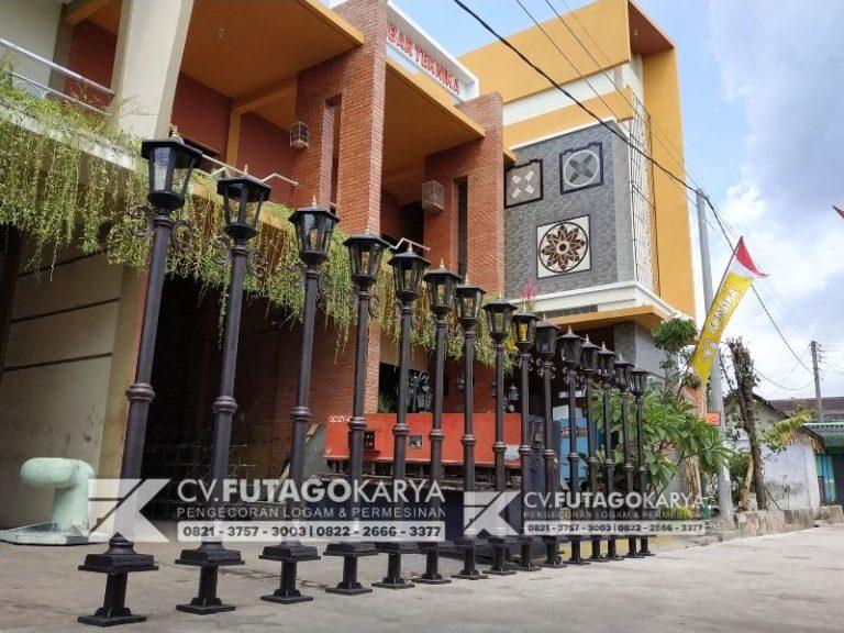 Lampu Tiang Teras Klasik