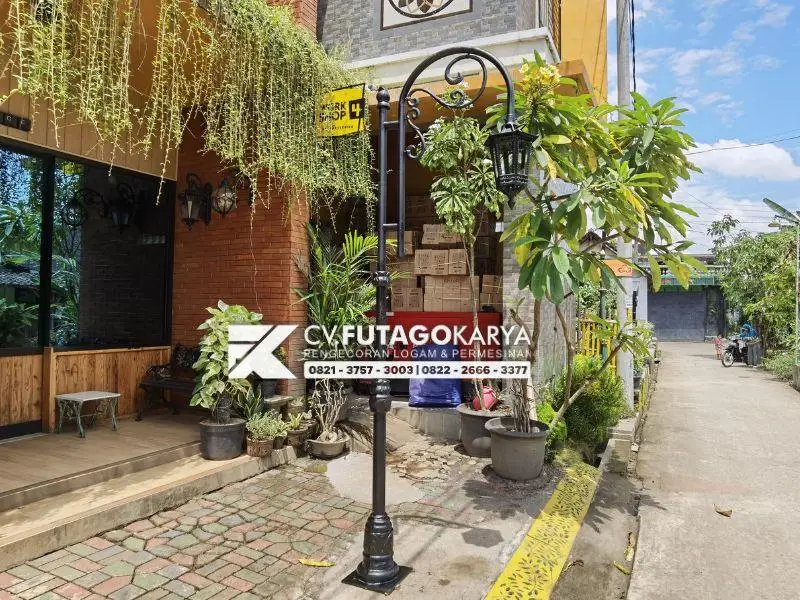 Tiang Lampu Jalan Klasik