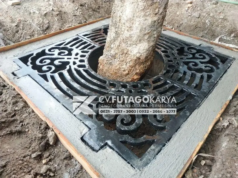 Grill Pohon Tanaman Pelindung Akar
