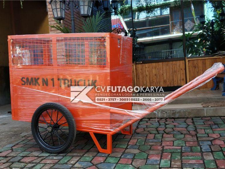Gerobak Besi Sampah