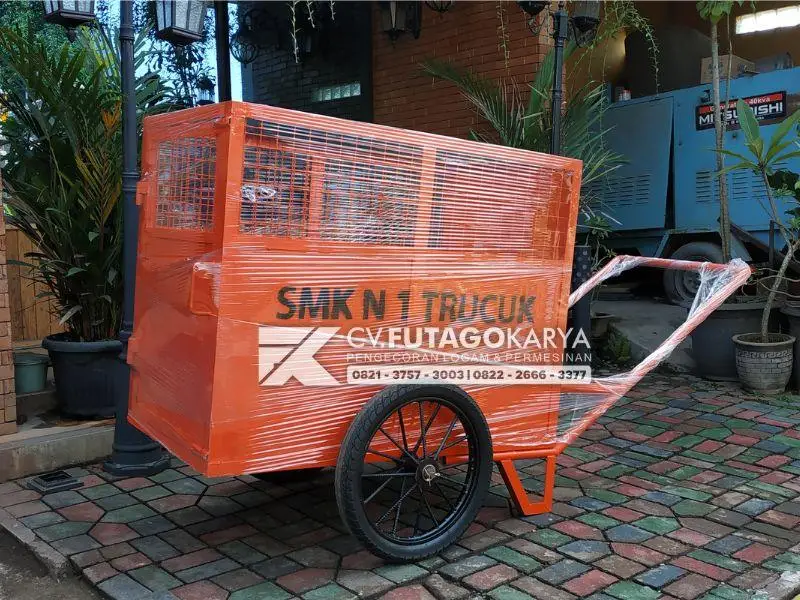 Gerobak Besi Sampah
