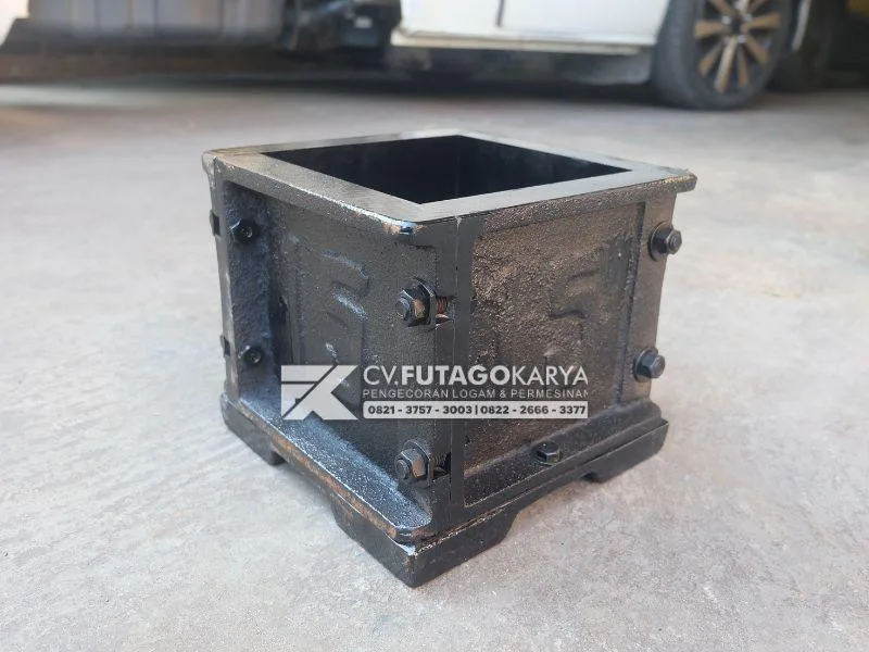 Cetakan Kubus Beton 15 x 15 cm Bahan Cor Besi