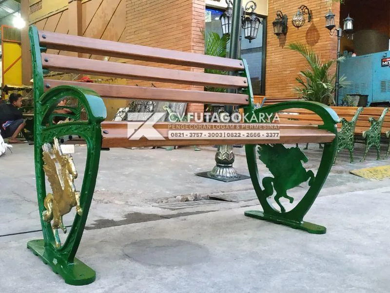 Bangku Taman Bahan Besi Berkualitas