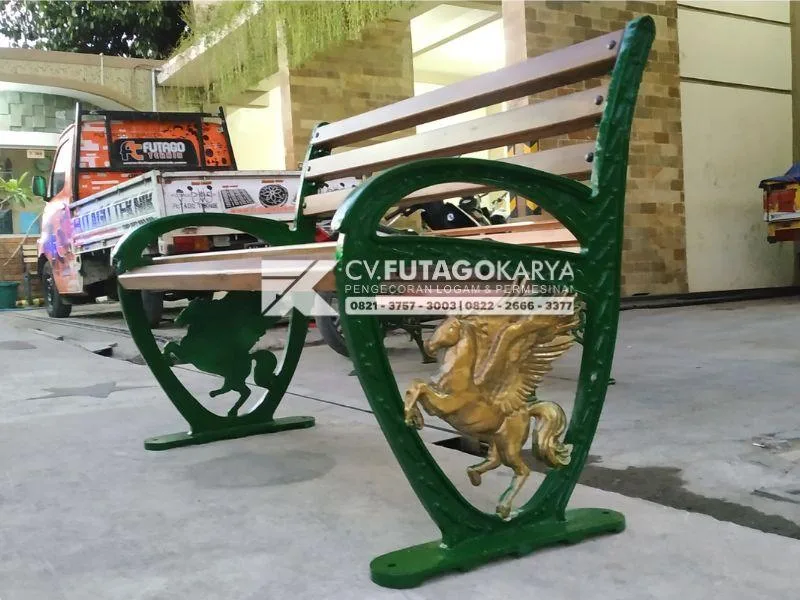 Bangku Taman Bahan Besi Cor