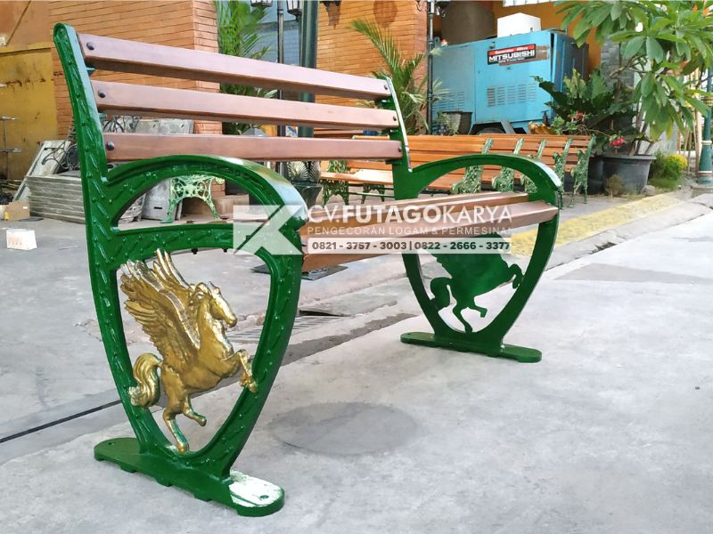 Bangku Taman Bahan Besi Cor
