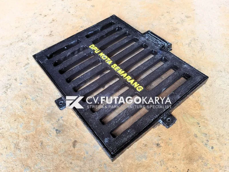Besi Penutup Selokan Air