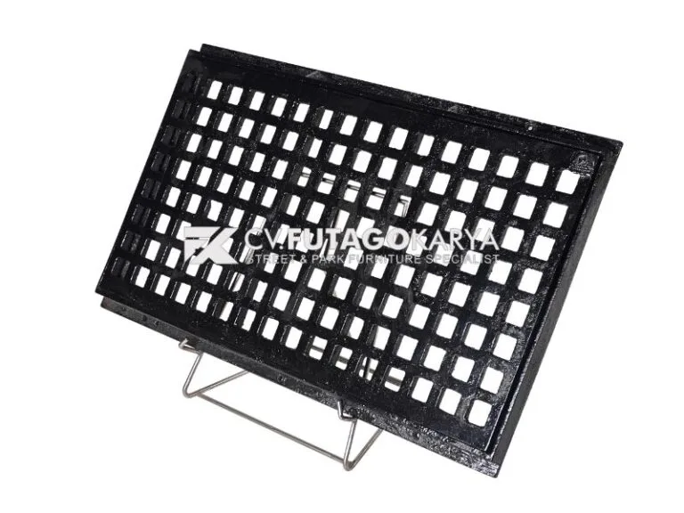 Grill Besi Penutup Selokan
