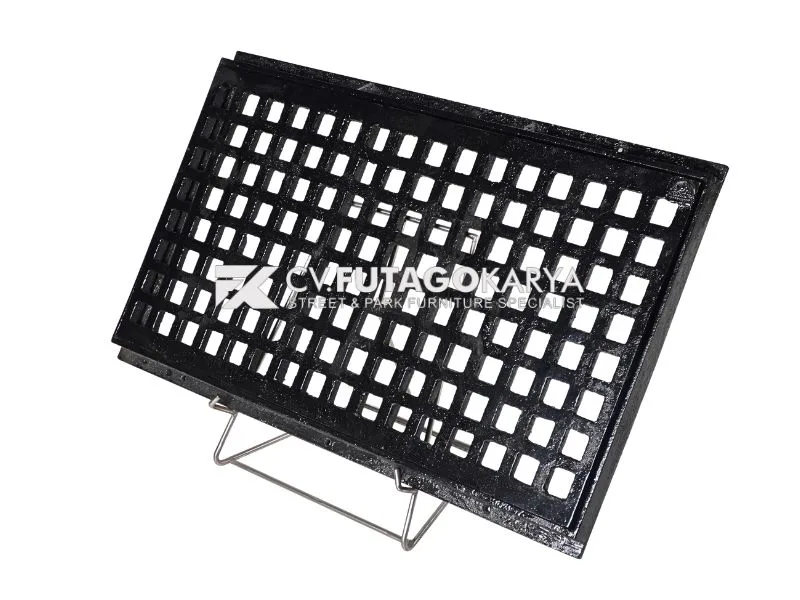 Grill Besi Penutup Selokan