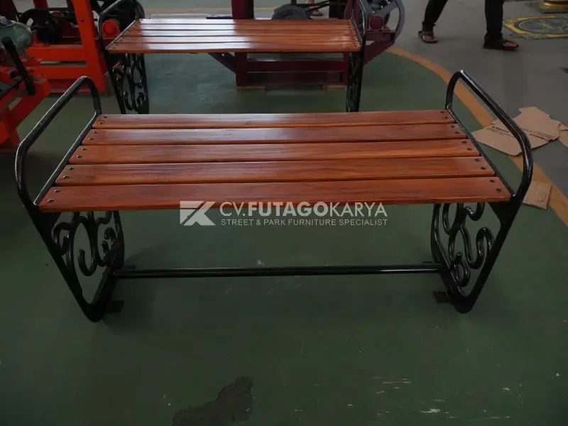 bangku minimalis besi
