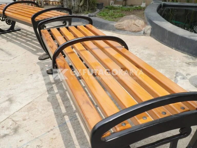 kursi taman besi