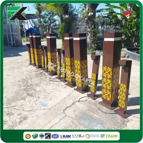 bollard lampu motif batik