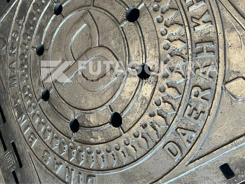 Manhole cover cast iron