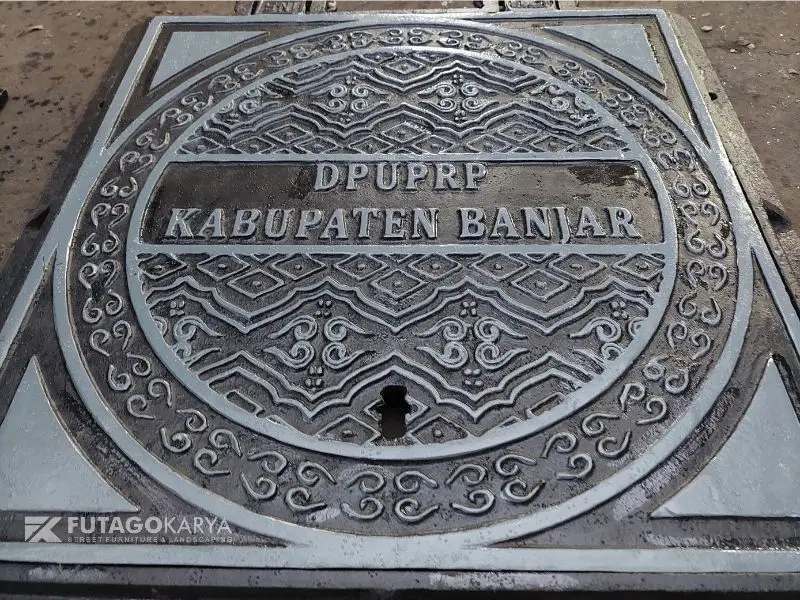 Manhole cover besi