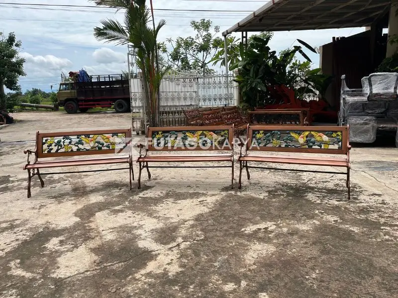 Kursi Taman Besi Minimalis