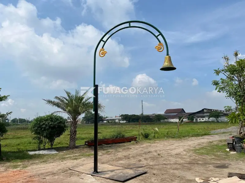 Tiang Lampu Jalan