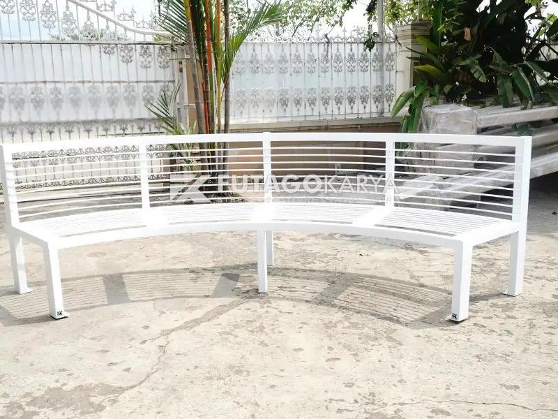 kursi taman besi