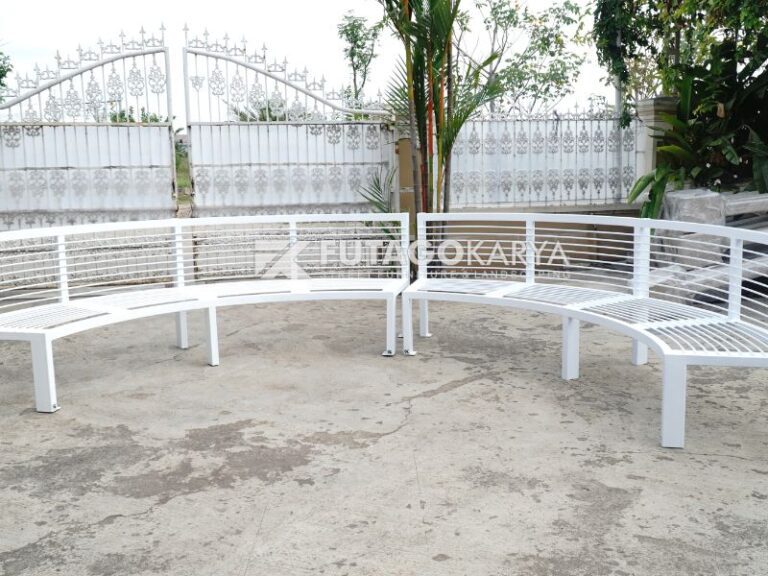 kursi taman besi