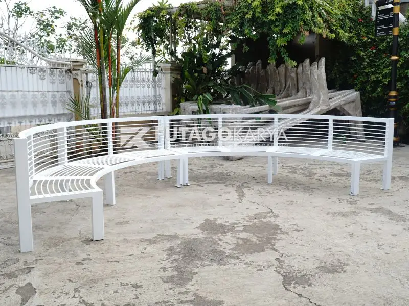 kursi taman besi