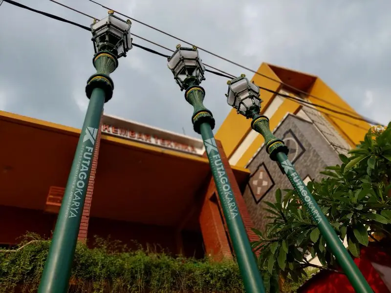 tiang lampu taman klasik