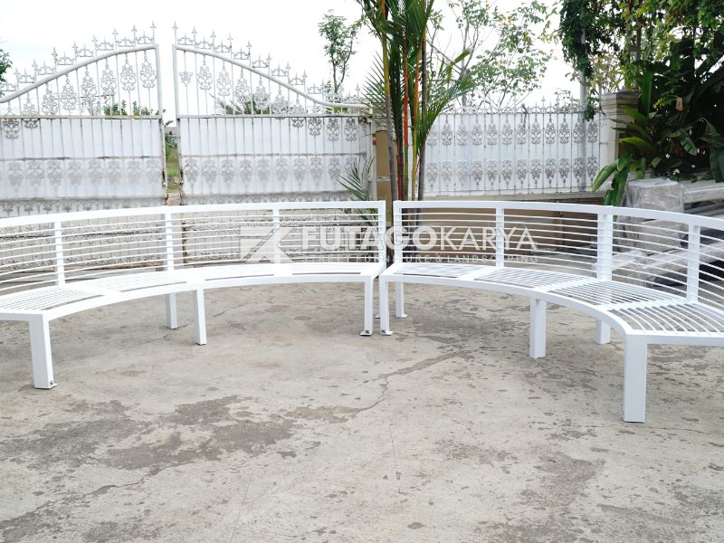 kursi taman besi