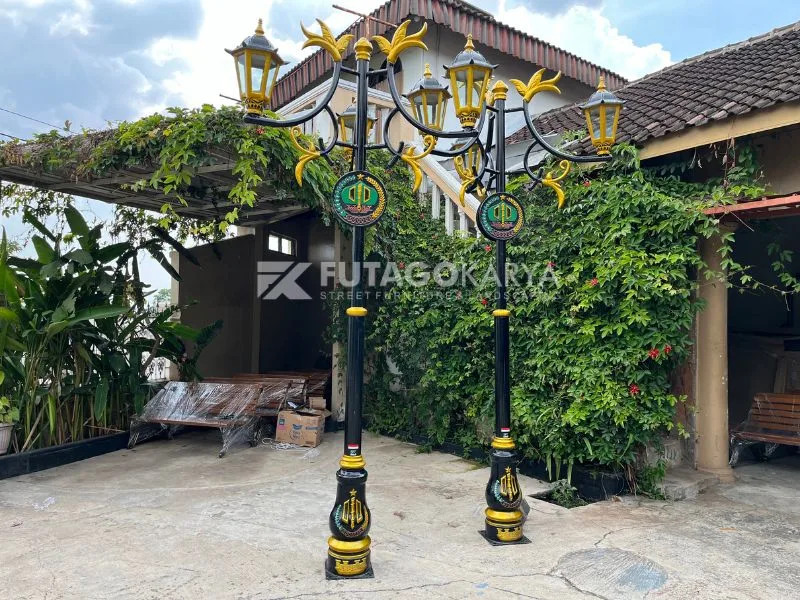 Tiang Lampu Jalan Minimalis