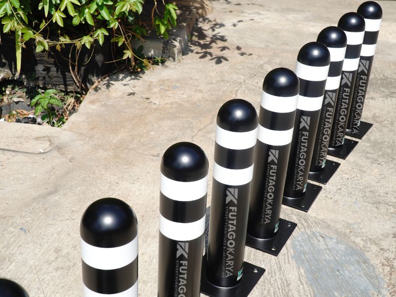 Bollard Pembatas Jalan