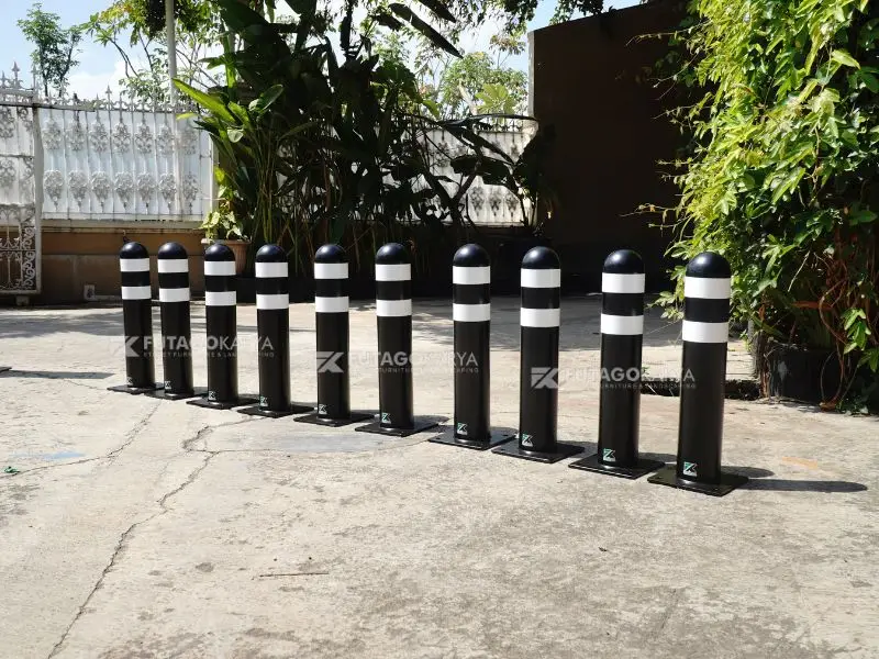 Bollard Pembatas Jalan