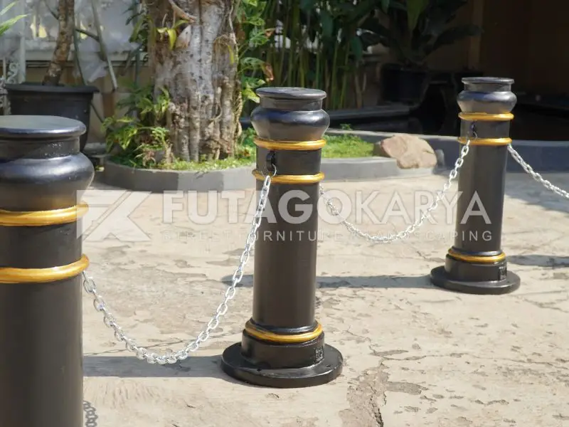 Bollard Trotoar