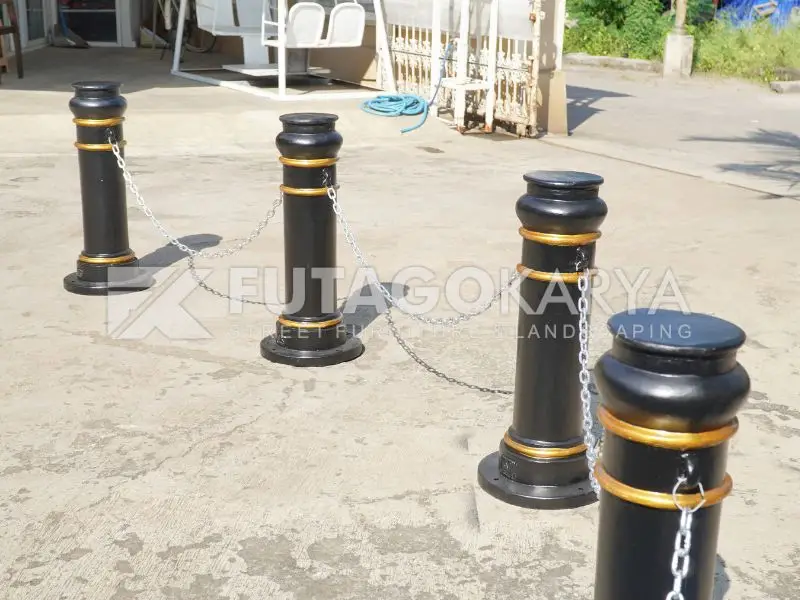 Bollard Trotoar