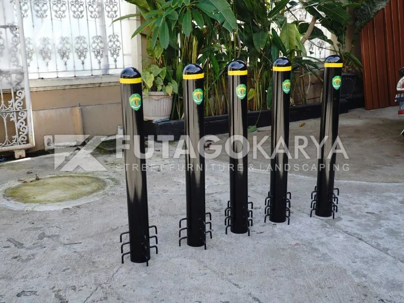 Bollard Trotoar