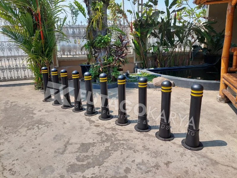 Bollard Trotoar