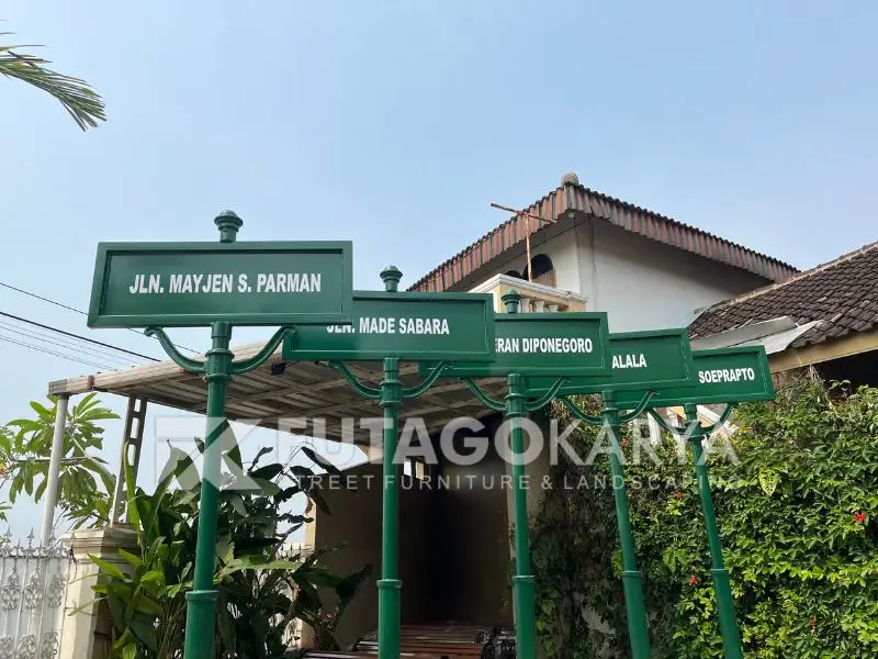 Tiang Nama Jalan
