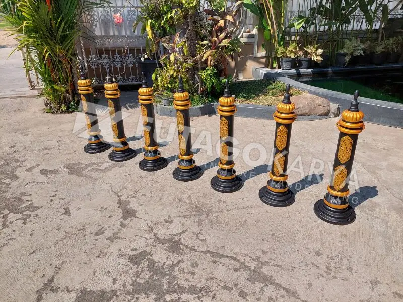 Tiang Pembatas Jalan