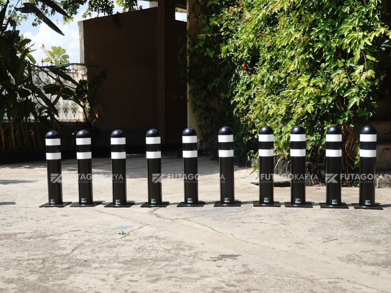 bollard jalan