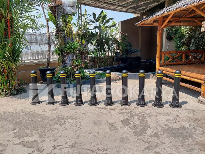 Bollard Pemisah Jalur