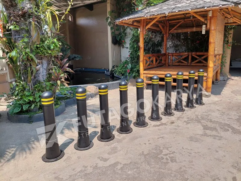 Tips Memilih Bollard Pemisah Jalur Sesuai Lokasi