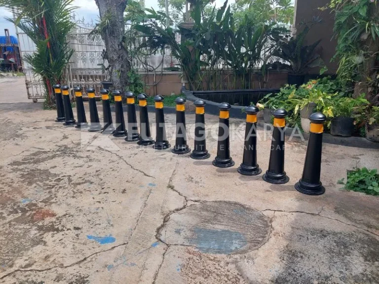 bollard kendaraan