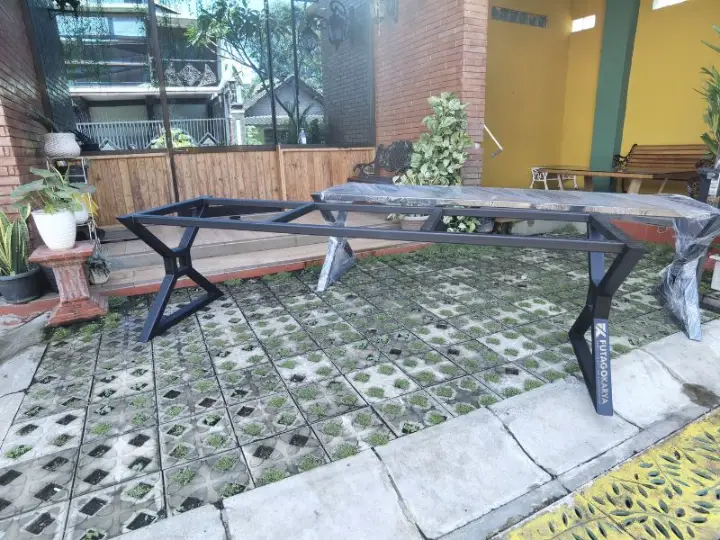 Keunggulan Kaki Meja Besi Hollow untuk Furnitur