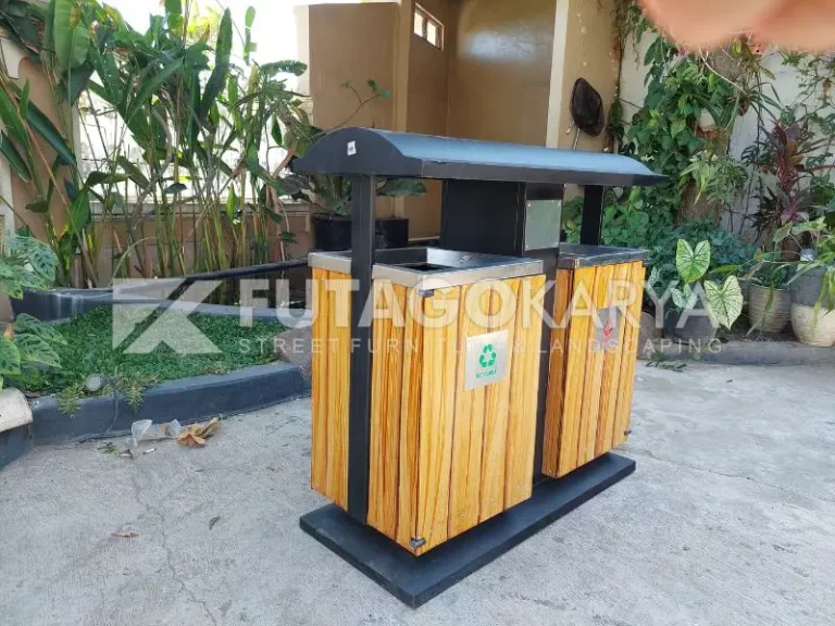 Tempat Sampah Besi Kotak