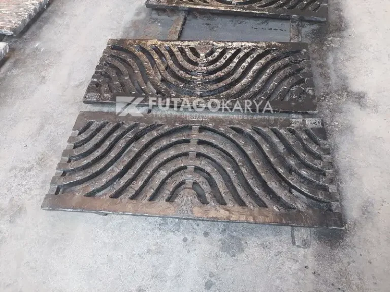 Grill Selokan Besi Cor