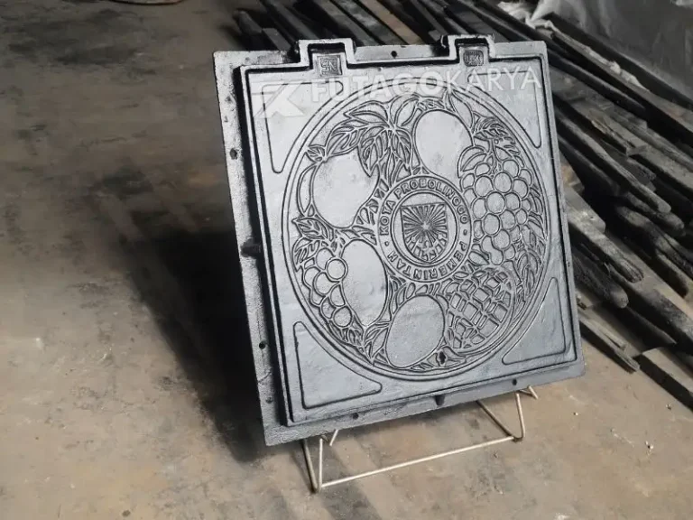 Manhole Adalah