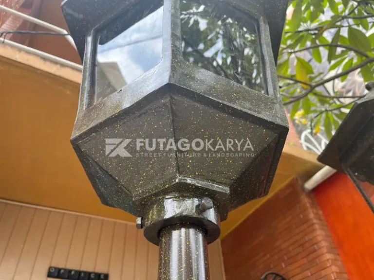 Lampu Tiang Outdoor