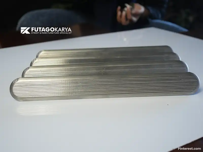 Perbandingan format material dan dimensi guiding block untuk kebutuhan proyek pedestrian
